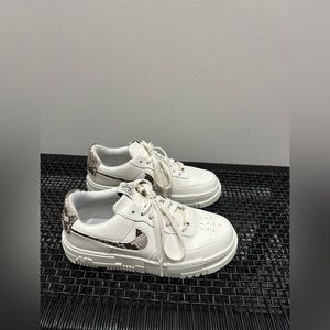 Women’s Air Force 1 Pixel SE 'Sail Snake' – Size US 7.5 W